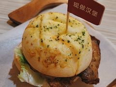 -必胜客(绿地新都会店)