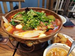 -成都你六姐·牛肉冒菜(上海环宇荟店)