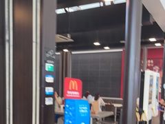 门面-麦当劳(深圳北站高铁店)