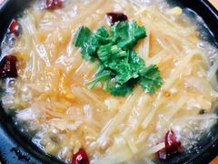 酸菜土豆丝-砂锅店
