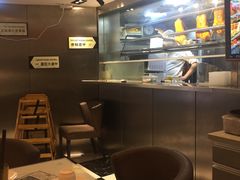 -新大咀港式茶餐厅(宝山万达店)