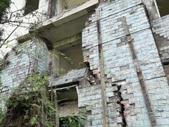 -四川汶川特大地震漩口中学遗址