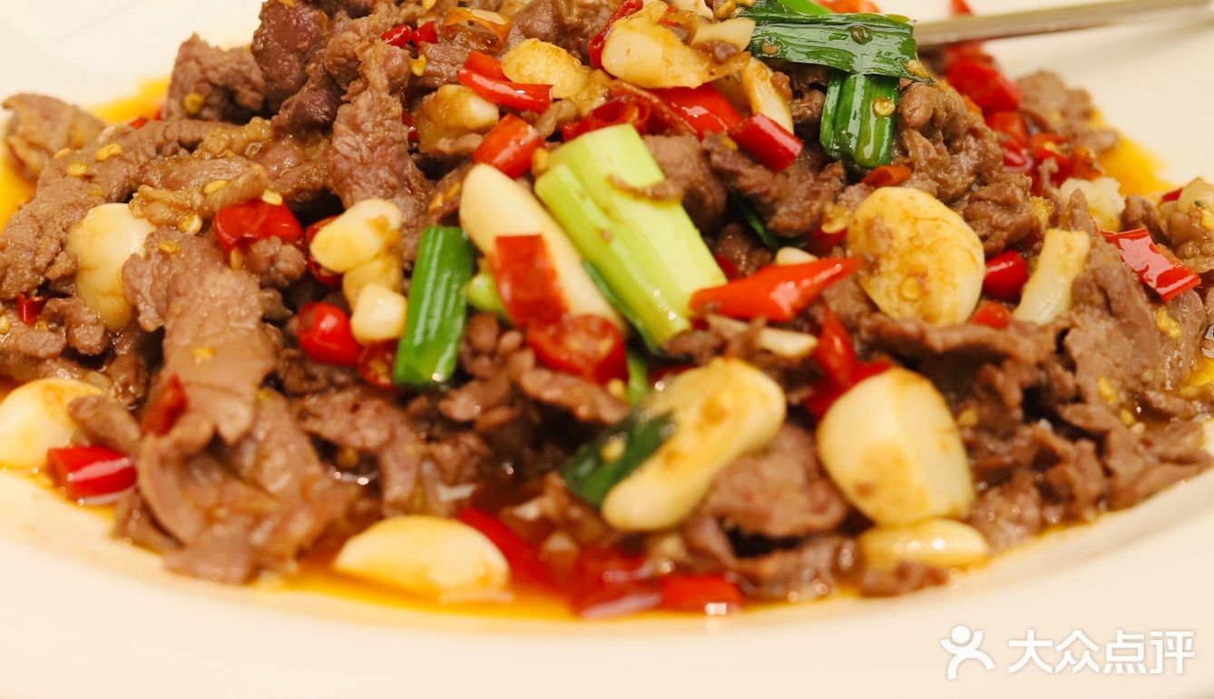 拔草上海湘菜排队王 不负期待的炊烟小炒黄牛肉