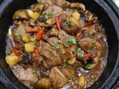 -阿瓦山寨·湘菜现炒·剁椒鱼头王(咸阳总店)