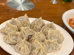 薄皮包子-乡村馕坑肉·烧烤·新疆菜·本地人更爱吃(阿勒泰首店)