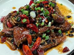 茶油炒辣鱼尾（青鱼尾）-吃货私房菜(丽江束河古镇店)