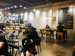 大堂-HELLO 27 意面·沙拉·帕尼尼