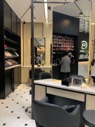 -HAIR CORNER