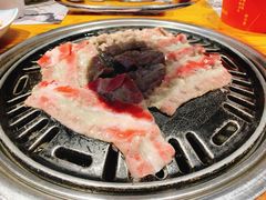 精品牛五花-唯成•韩国炭火烤肉 유성고기