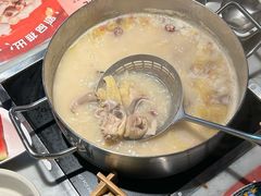 -尚尚仙·酸汤猪手·猪肚鸡火锅(华联万柳购物中心店)