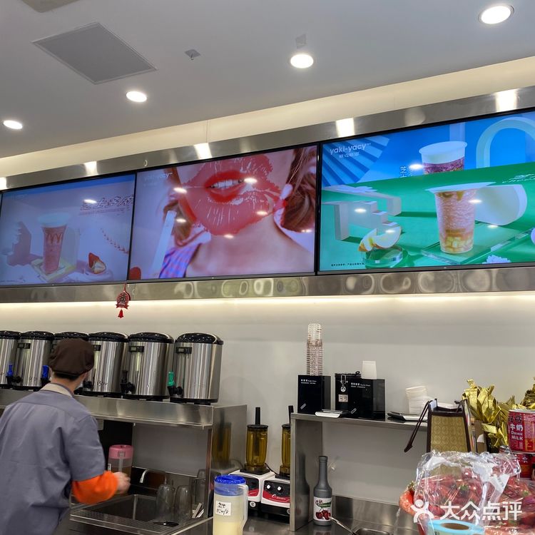 吃完饭出来去白鹭洲公园赏灯