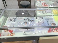 -光明眼镜·蔡司授权(徐泾店)
