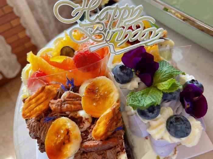 zaza cakery-"始于芋泥,惊于甜品.这家店是有一天忽然想.