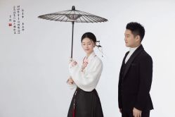 点击看大图 -挪娅婚纱摄影皇家会所