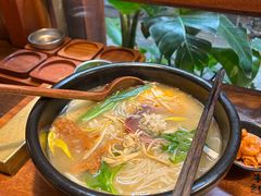 -银米·云南传统过桥米线(双廊黑金冠店)