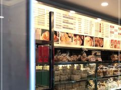 面包甜点陈列柜-国际饭店·帆声西饼屋(黄河路店)