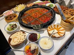 -卤校长老火锅(杨家坪直营店)