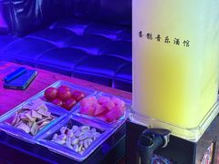 -喜鹊音乐酒馆(西街店)