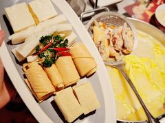 -尚尚仙·酸汤猪手·猪肚鸡火锅(华联万柳购物中心店)