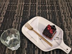 -UNI UNI(环亚凯瑟琳店)