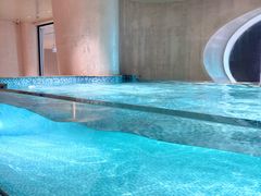 -涨巢·潮玩水疗局