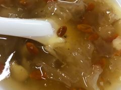 银耳五珍汤-芳婆糕团店(王府大街店)