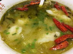 -渝是乎酸菜鱼(龙旗购物中心店)