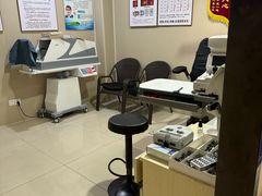 -光明眼镜·蔡司授权(徐泾店)