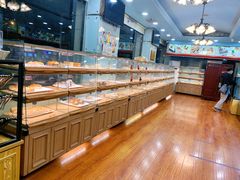 面包甜点陈列柜-新侨三宝乐面包店(崇文门店)