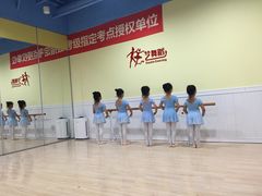 -炫艺舞蹈培训中心(枫尚奥特莱斯店)
