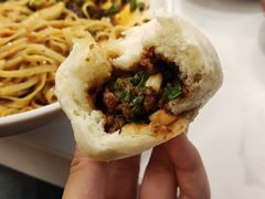 李与白酱肉包-李与白包子铺(桐梓林店)