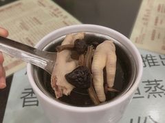 茶树菇龙骨炖鸡脚汤-荔园小馆(园岭新村二期店)
