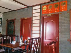 -湖南人家湘菜馆(镇江路店)