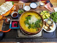 -三锅莊·牦牛肉火锅·香格里拉特色藏餐宴请餐厅(昆明创始店)