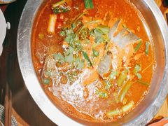 -野山舂·贵州现舂酸汤火锅(鸿通城店)