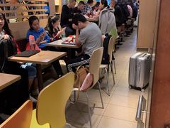 大堂-麦当劳(萧山国际机场T3航站楼店)