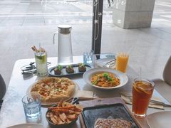 -必胜客(WOW中心城店)