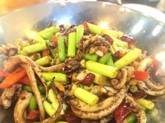 干锅鱿鱼-野渡坡·极致湘菜·庭院餐厅(汉阳店)
