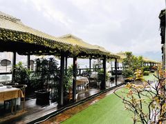 -冰冰龙虾·江湖菜·花园江景餐厅