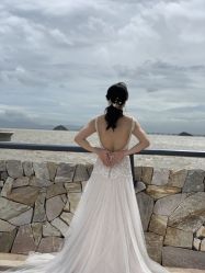 -现代经典婚纱摄影