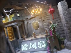 -暴风岛沉浸式体验馆(百联世纪店)