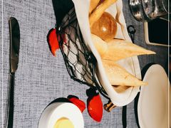 -弦月窗LUNETTE BY AMANDA(复兴路店)