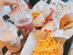 -肯德基(中纬店)