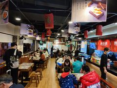 大堂-双燕楼·手工馄饨·汤面小吃(世纪汇店)