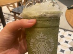 -星巴克(上海虹桥新天地二店)