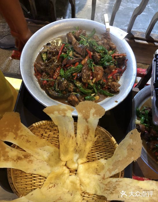 大张烙馍村(绿地店)地锅老公鸡图片