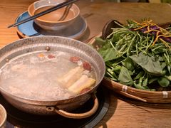 泉水肉丸嫩菜苗-吃饭皇帝大(长宁龙之梦店)