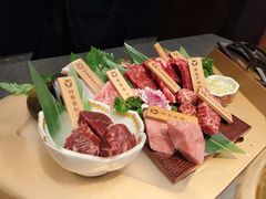 -铭牛烧肉·和牛海鲜自助(高新月牙湖店)
