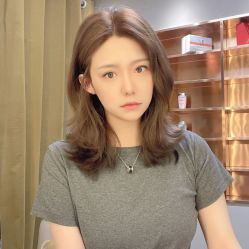 -变画·发型STUDIO