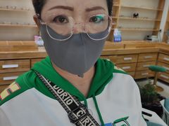 -豪门视光·星趣控·蔡司依视路眼镜代理商(中央大街店)